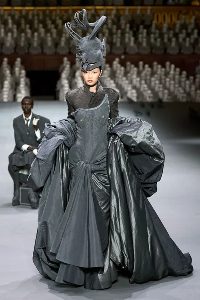 Look 29